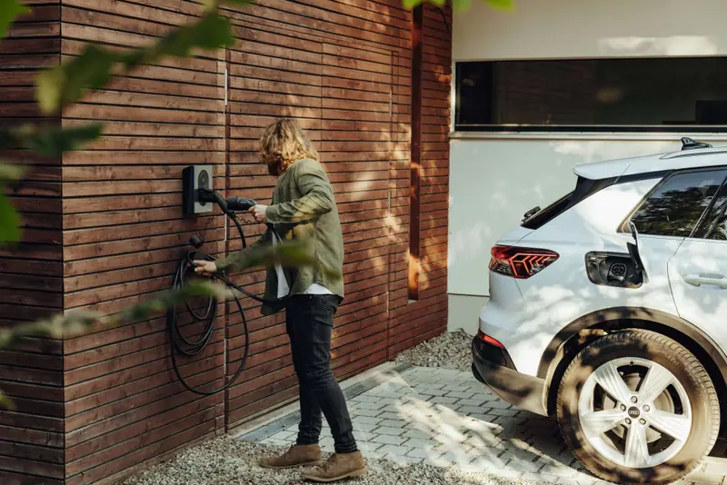 Ladezeiten-Vergleich Elektroauto: Steckdose vs Wallbox vs Schnellladen